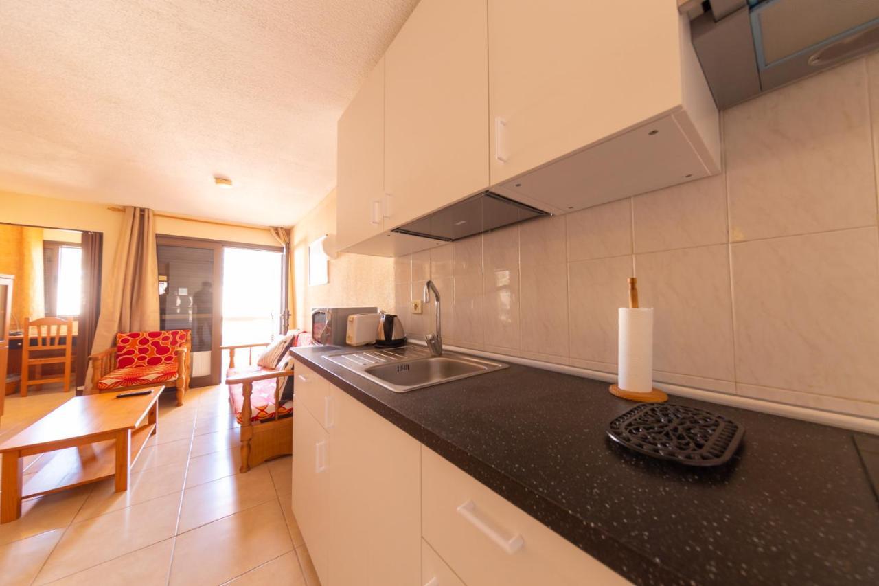 Apartamento En Sur Y Sol Los Cristianos Los Cristianos  Exterior photo